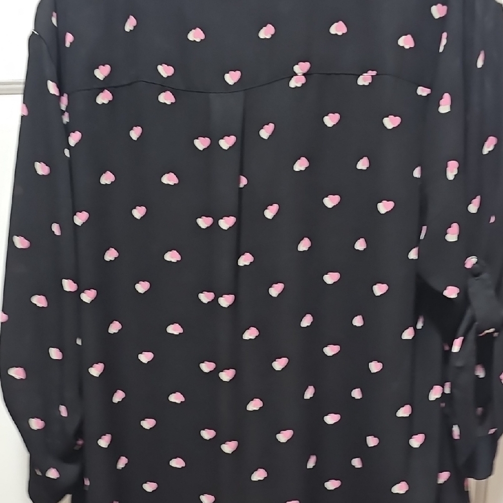 Torrid Black Top with Pink Heart Design - Picture 4 of 4